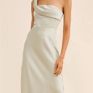 Chic One-Shoulder Cream Dress